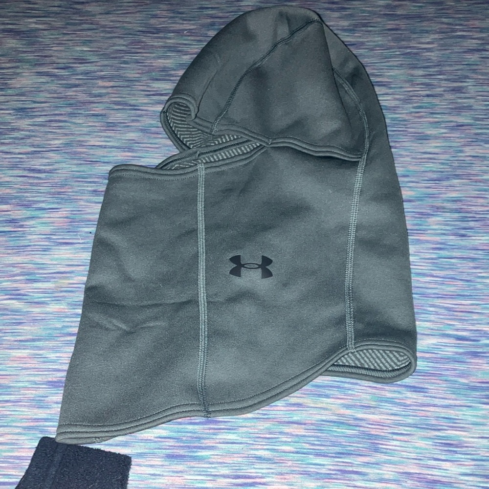 this is a under armor  ski mask it is nice and soft on the inside and is thick.
